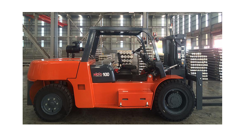 xe nâng chui container 10 tấn