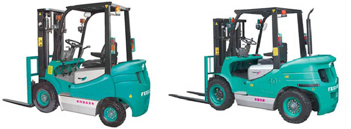 xe nâng hàng Feeler chạy dầu