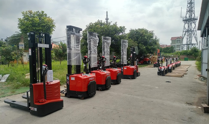 xe nâng hàng tại Bắc Giang