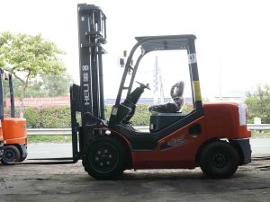 Xe nâng số tự động